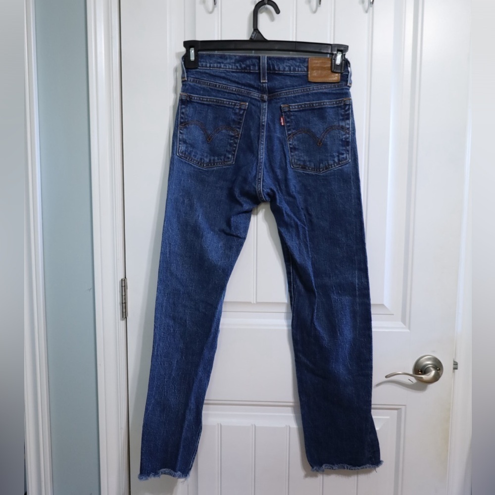Levi’s Wedgie Straight Fit Women’s Jeans in Below the Belt Medium Wash Size 27 - Picture 6 of 10